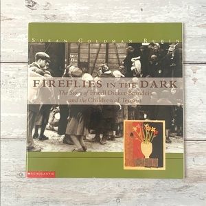 Fireflies in the Dark Children’s History Nazi Holocaust Book Scholastic Kids NEW
